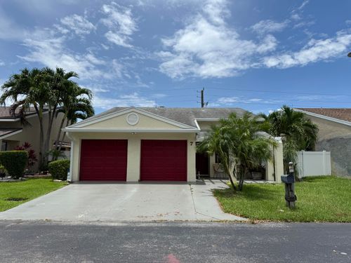 7 Hawthorne Ln, Boynton Beach, FL, 33426-7621 | Card Image