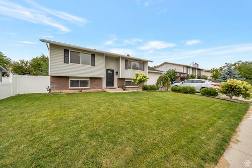 5269 W Cherrywood Ln, West Valley City, UT, 84120-5625 | Card Image