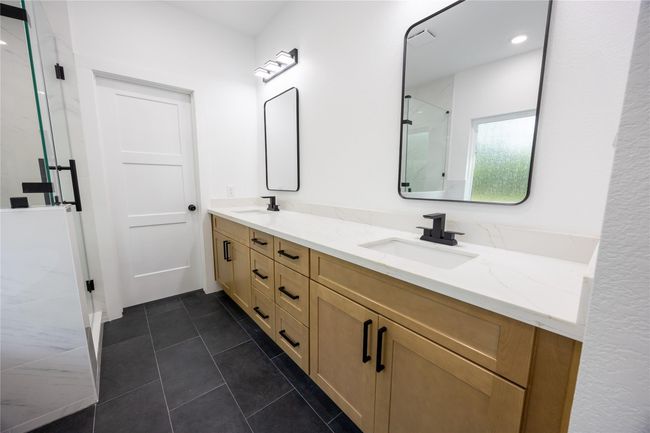 51 V Allen Ln, House other with 3 bedrooms, 3 bathrooms and 2 parking in Coldspring TX | Image 15