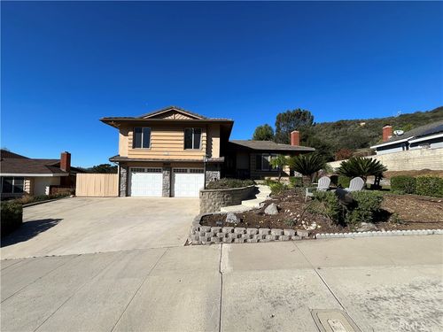 729 La Grange Ave, Newbury Park, CA, 91320-5308 | Card Image