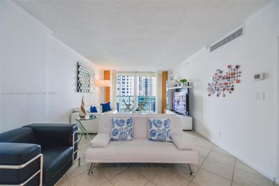 539 - 2501 S Ocean Dr, Condo with 1 bedrooms, 1 bathrooms and null parking in Hollywood FL | Image 3