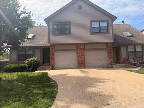 10023 86th Ter, Overland Park, KS, 66212-4658 | Card Image