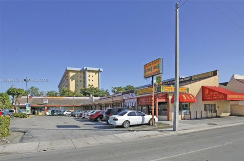 4685 Nw 7th St, Miami, FL, 33126 | Card Image