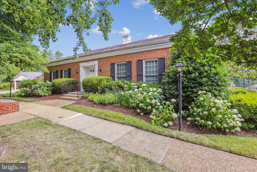 Residential in ARLINGTON 4