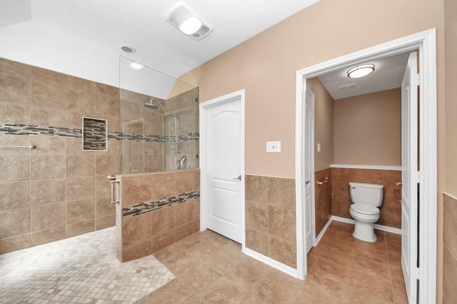 Easy access to every part of this bathroom. | Image 21