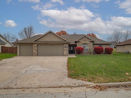 1305 Woodridge Ln, Moberly, MO, 65270-3834 | Card Image