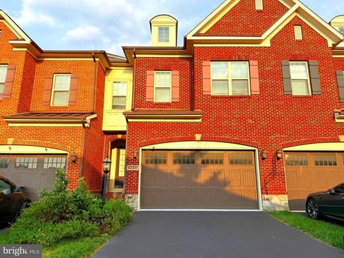 42331 Benfold Sq, BRAMBLETON, VA, 20148-7605 | Card Image