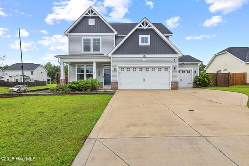 526 New Hanover Trl, Jacksonville, NC, 28546-4401 | Card Image