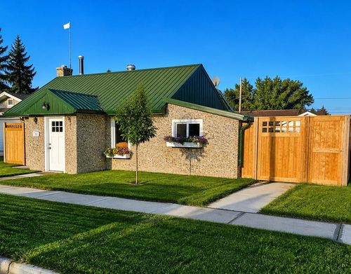 10 1st Ave N, Hay Lakes, AB, T0B1W0 | Card Image