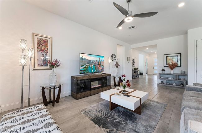 9609 Lapis Ln, House other with 3 bedrooms, 2 bathrooms and null parking in Las Vegas NV | Image 6