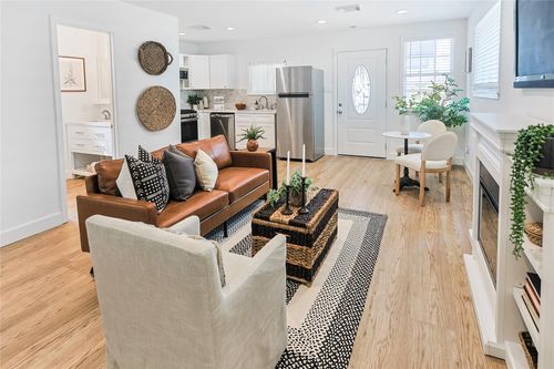 5121 Avenue Q, Galveston, TX, 77551-5262 | Card Image