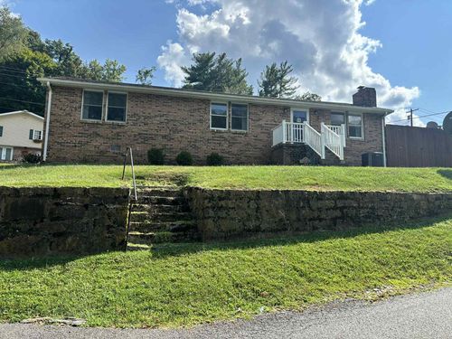 514 Nelson St, Hinton, WV, 25951-5212 | Card Image