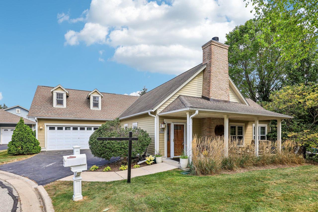 Bridge Commons Ct, Cedarburg, WI 53012