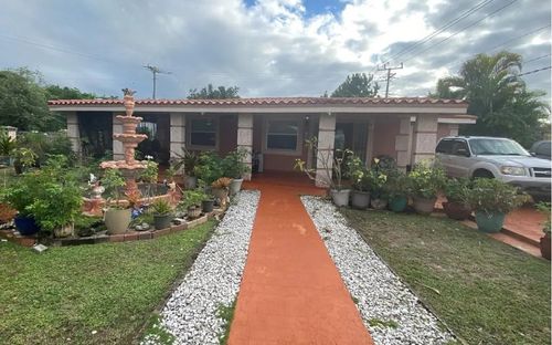 9200 Sw 42nd St, Miami, FL, 33165-5207 | Card Image