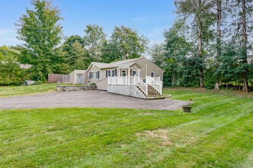 3 Sunset Blvd, Hopewell Junction, NY, 12533-5018 | Card Image