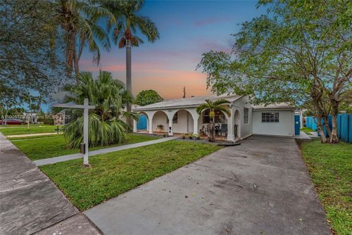 1105 Ne 10th St, Hallandale Beach, FL, 33009-2553 | Card Image