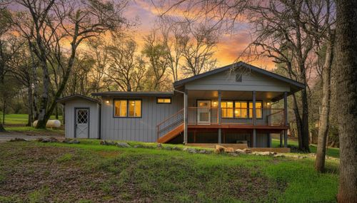 11013 Wolf Dr, Grass Valley, CA, 95949-9042 | Card Image