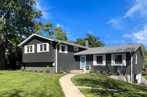 704 Plainfield Rd, Downers Grove, IL, 60516-4939 | Card Image