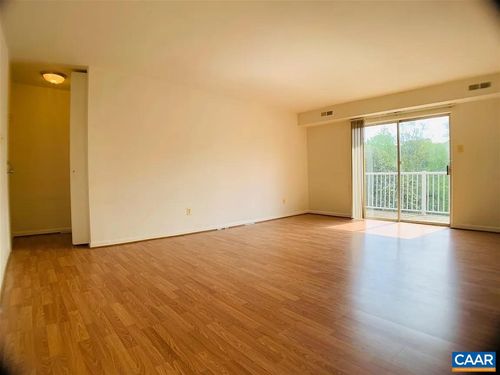 10-640 Runnel Ct, CHARLOTTESVILLE, VA, 22901 | Card Image