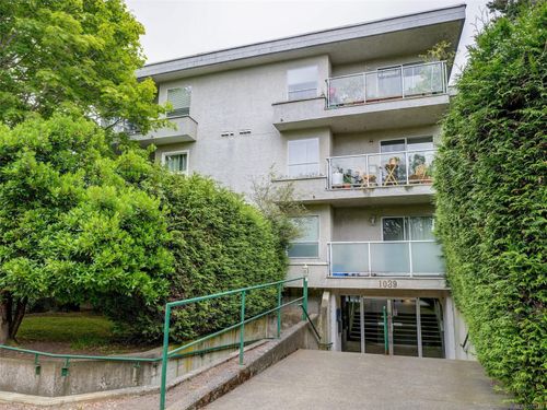 104-1039 Caledonia Ave, Victoria, BC, V8T1E7 | Card Image