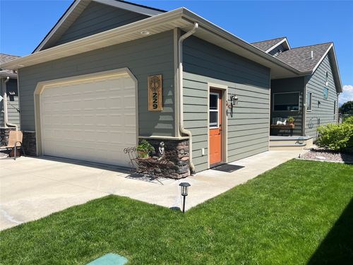229 E Nicklaus Ave, Kalispell, MT, 59901-2764 | Card Image