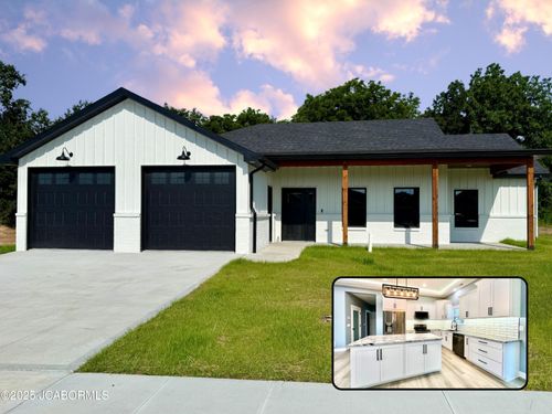 758 Vine Dr, Holts Summit, MO, 65043-4401 | Card Image