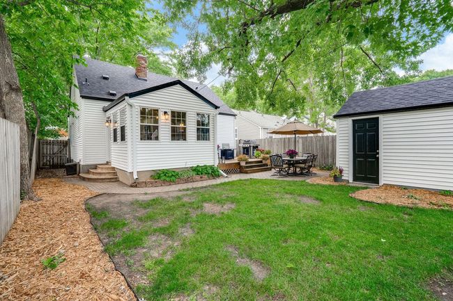 Landscaped perimeter with just enough grassy area for pet owners | Image 33