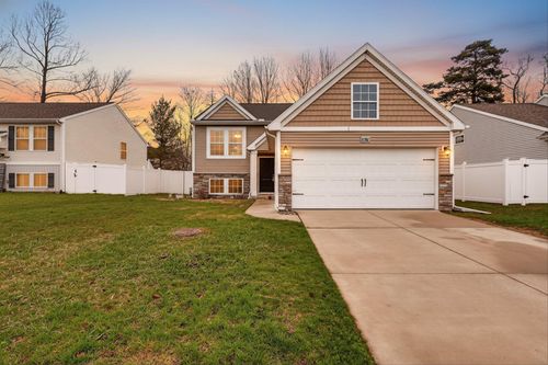 72386 Beacon Ct, South Haven, MI, 49090-7925 | Card Image