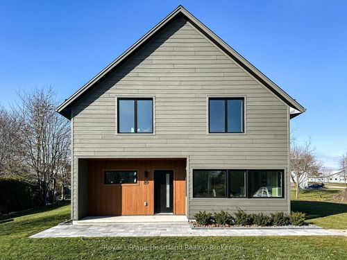 89 Isobel St, Dungannon, ON, N0M1R0 | Card Image