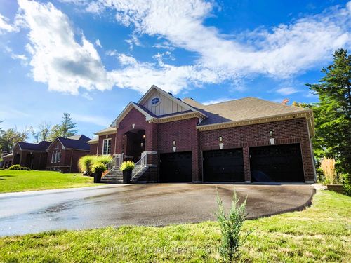 84 Diamond Valley Dr, Oro Medonte, ON, L0L2E0 | Card Image