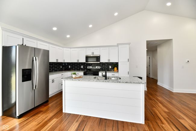 1018 N 18 Th St, House other with 3 bedrooms, 2 bathrooms and null parking in Elwood IN | Image 8