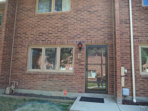 e-2107 Chatalet Ln, Pueblo, CO, 81005-2669 | Card Image