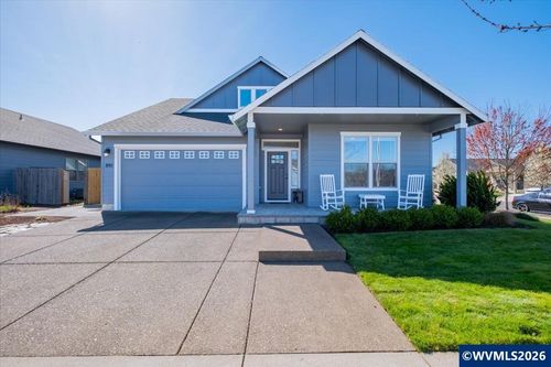 895 Chestnut St, Independence, OR, 97351-1545 | Card Image