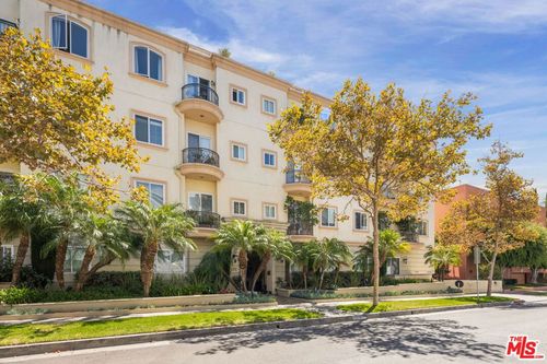 ph3-132 S Maple Dr, Beverly Hills, CA, 90212-3301 | Card Image