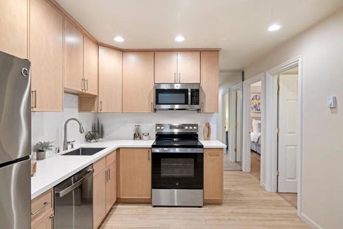 38616 Country Cmn, Fremont, CA, 94536-6211 | Card Image