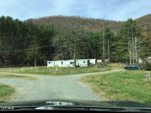 3516 Goldleaf Dr, Big Stone Gap, VA, 24219-4382 | Card Image
