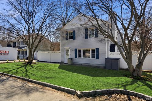 18 Shelter Dr, Sound Beach, NY, 11789-2124 | Card Image