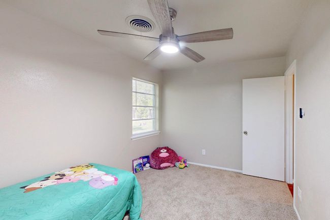 128 Se Gardens Blvd, House other with 3 bedrooms, 2 bathrooms and null parking in Burleson TX | Image 30