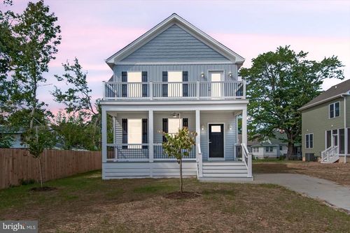 207 Lincoln Ave, COLONIAL BEACH, VA, 22443-2139 | Card Image