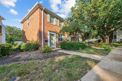 1419 Peacock Lane, Condo with 2 bedrooms, 1 bathrooms and null parking in Brentwood MO | Image 2