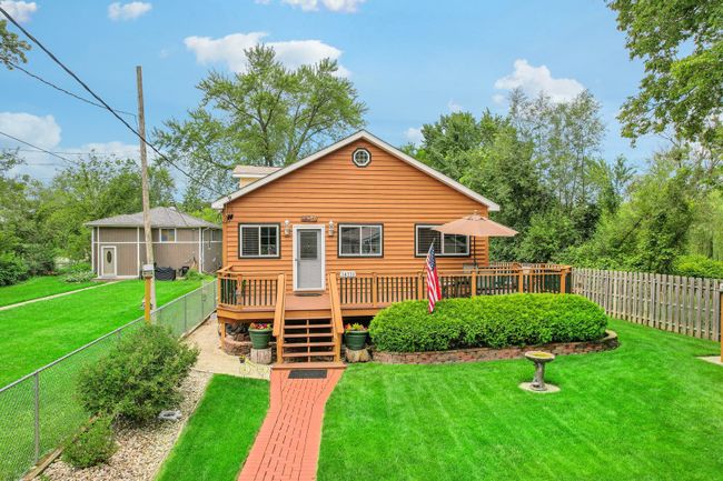 38332 N 8 Th St, House other with 3 bedrooms, 2 bathrooms and 2 parking in Spring Grove IL | Image 32