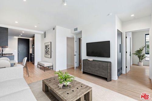 333-3667 Keystone Ave, Los Angeles, CA, 90034-3446 | Card Image
