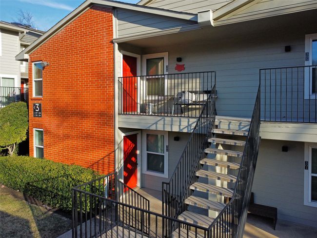 View of front entrance to the property | Image 8