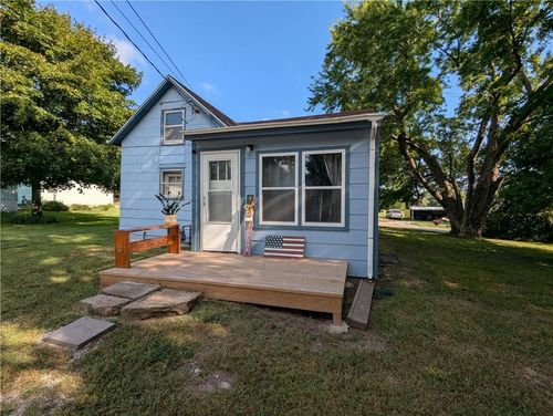 1111 Miami St, Hiawatha, KS, 66434-2046 | Card Image