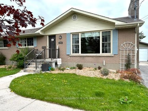 31 Sherwood Ave, Amherstview, ON, K7N1N3 | Card Image
