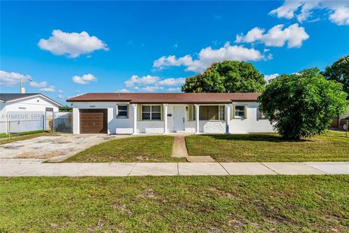 20901 Nw 27th Ct, Miami Gardens, FL, 33056-1404 | Card Image