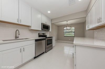 D - 11 Westgate Lane, Condo with 2 bedrooms, 2 bathrooms and null parking in Boynton Beach FL | Image 3