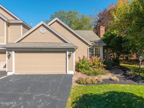 15 Devon Ct, Voorheesville, NY, 12186-9202 | Card Image