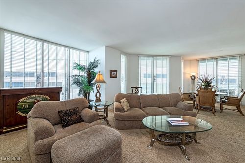 unit-906-2877 Paradise Rd, Las Vegas, NV, 89109-5262 | Card Image