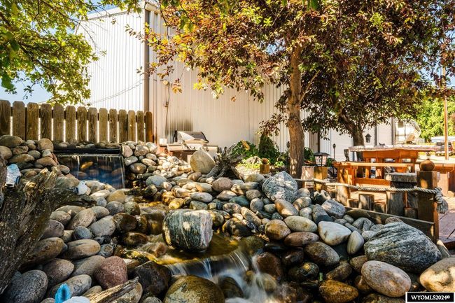 925 W Fetterman St, House attached with 3 bedrooms, 2 bathrooms and null parking in Buffalo WY | Image 4